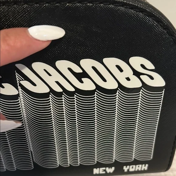 Marc Jacobs New York Black and White Crossbody Bag - Picture 9 of 12